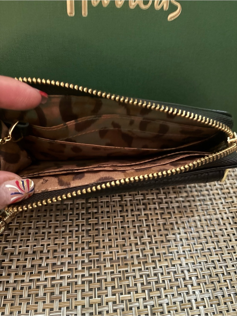 Aimee Kestenberg Black Leather Zip Wallet - Picture 4 of 5